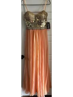 La Femme fashion women’s evening dress color peach size 10 $498